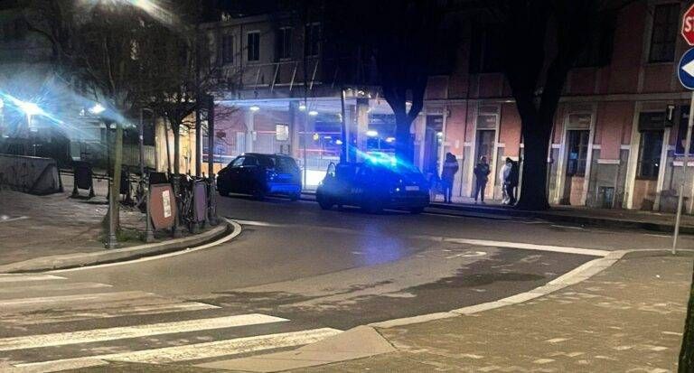 Saronno, botte davanti alla stazione: due uomini soccorsi e intervento dei carabinieri WA 1771581408913 768x413