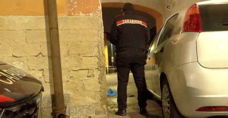 Lite e colpi di pistola tra vicini a Brugherio, figlio rischia la vita, padre fuori pericolo lite cortile brugherio pistola