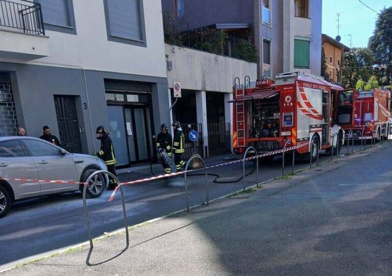 Auto fuoco centro Bollate