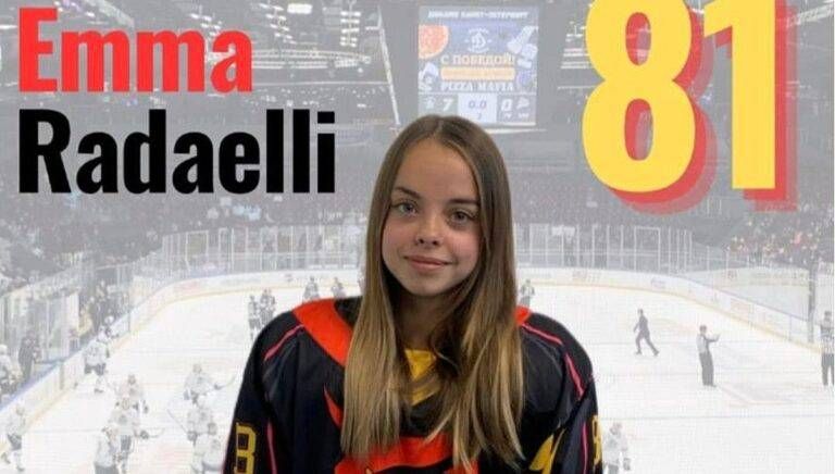 Emma Radaellli hockey