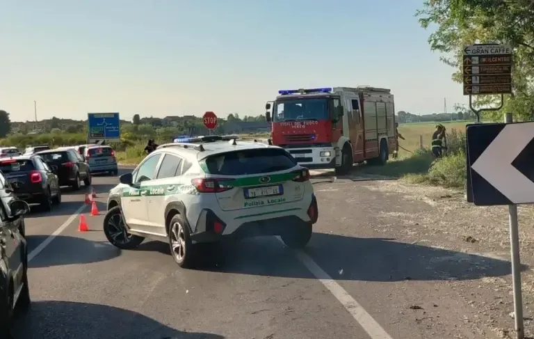 Bollate incendio varesina