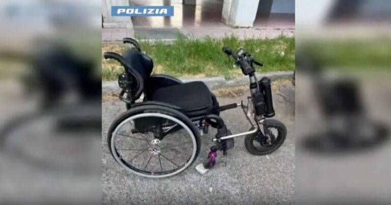 Carrozzina insegnante denunciato Polizia