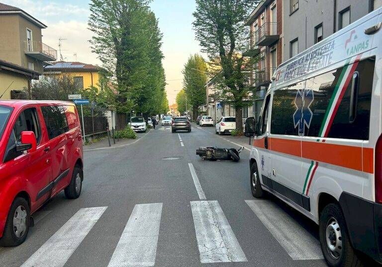 Incidente a Senago, scontro tra furgone e scooter, donna in ospedale incidente senago