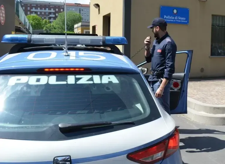 Minacce, sputi e insulti a parroco e ausiliaria, arrestato 21enne egiziano Polizia Stato giambellino