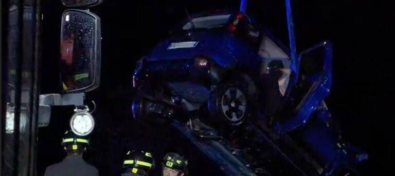 Tragico schianto tra Brienno e Argegno, auto nel lago, morto un uomo, salvata una donna Brienno Argegno recupero auto