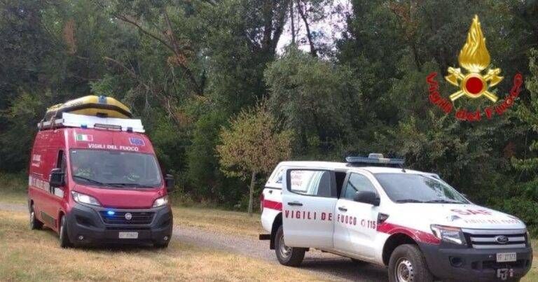 Milano, donna in difficoltà salvata dopo un tuffo alla Cava Cabassi: maxi intervento dei vigili del fuoco Milano intervento