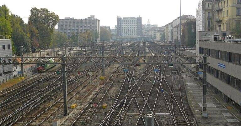 Trenord, dal 1° settembre aumentano i biglietti: rincari fino a quasi il 4% in Lombardia Trenord rincari