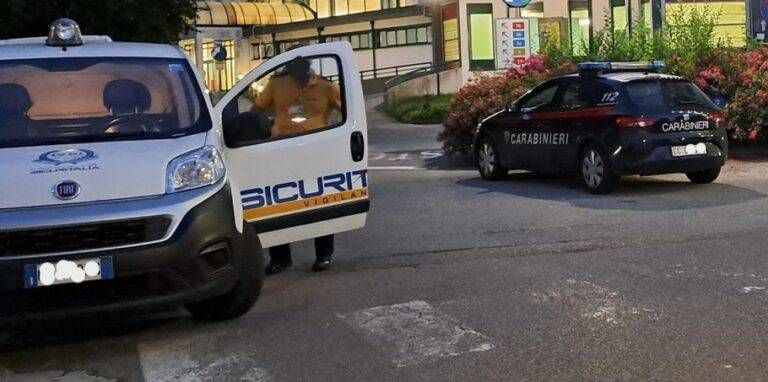 Saronno, furto nella notte all’Aldi: ladri in fuga dopo l’allarme collegato con le Guardie Giurate 20250410 075110 1 768x382