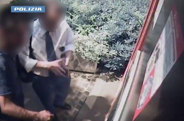 Milano, rapina un 35enne minacciandolo con un taglierino e lo costrinse a prelevare 500 euro 20260818 foto mecenate rapina 1 768x504