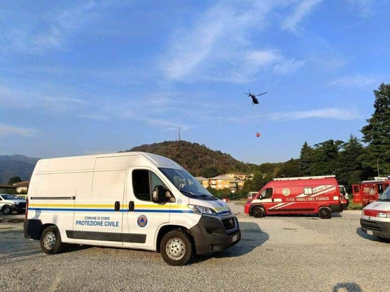 Como, incendio sul Monte Goi: il sottobosco resta attivo, ancora in azione l’elicottero 775280818 1071860932027392 2837494446812058604 n 1 768x576