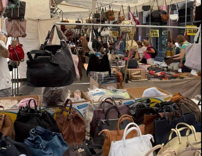 L’originale Consorzio de Gli Ambulanti di Forte dei Marmi® a Lainate per la Fiera di San Rocco domenica 6 settembre ambulanti forte marmi lainate