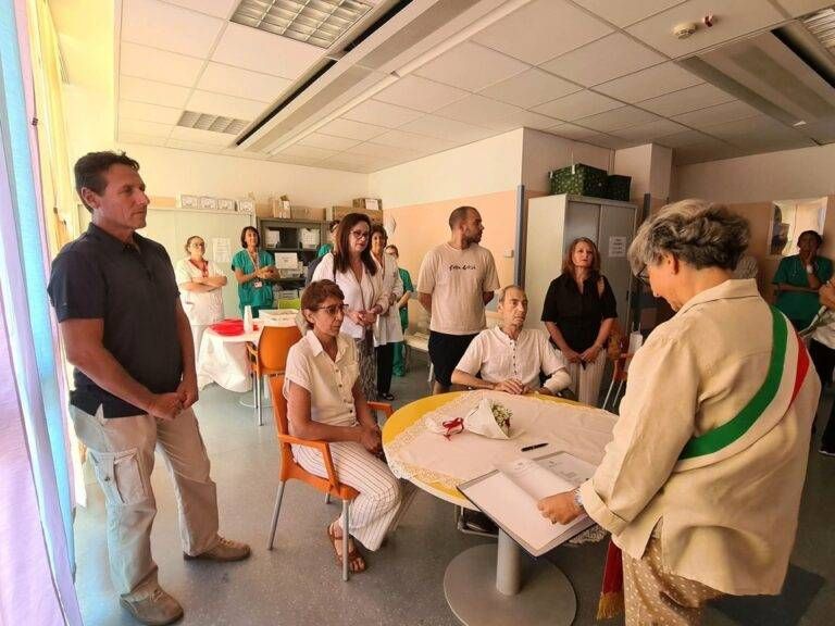 Cinisello Balsamo, matrimonio in corsia: Salvatore e Mihaela si sono detti sì nel reparto di Medicina del Bassini FB IMG 1786549138394 768x576