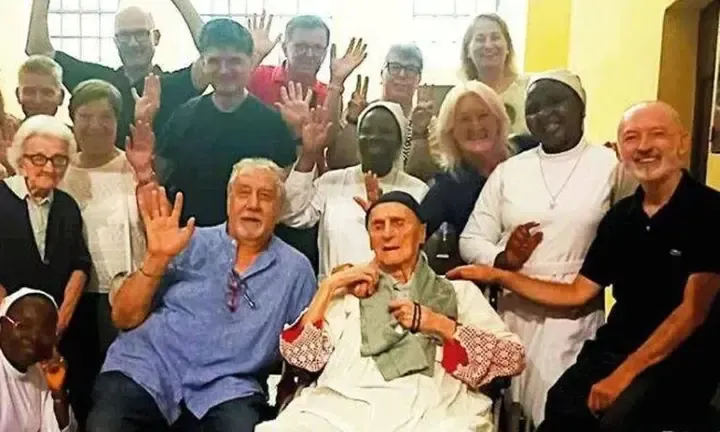 Garbagnate piange don Germano Celora: è morto lo storico sacerdote della Pertini Garbagnate festeggia don Germano 1024x515 1