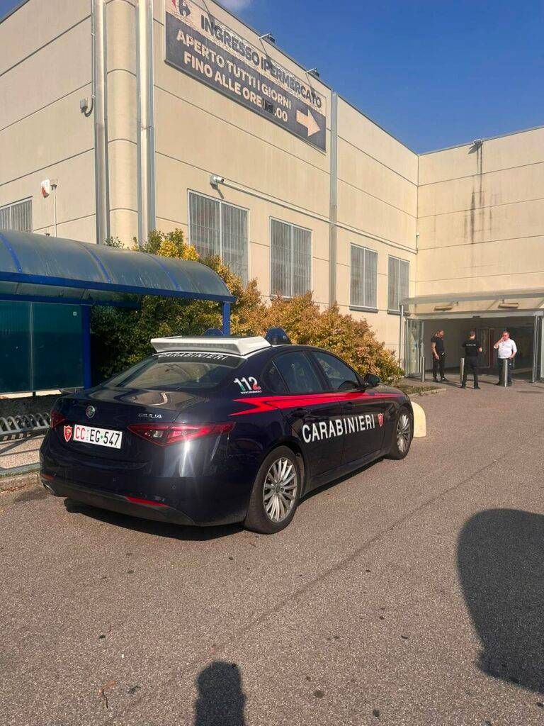 Limbiate, evacuato il Carrefour: allarme per una possibile fuga di gas | VIDEO IMG 20260812 WA0039 768x1024