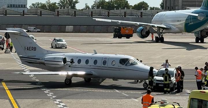 Milano, incidente a Linate tra un’auto di handling e un jet privato | VIDEO WhatsApp Image 2026 08 10 at 12.35.01