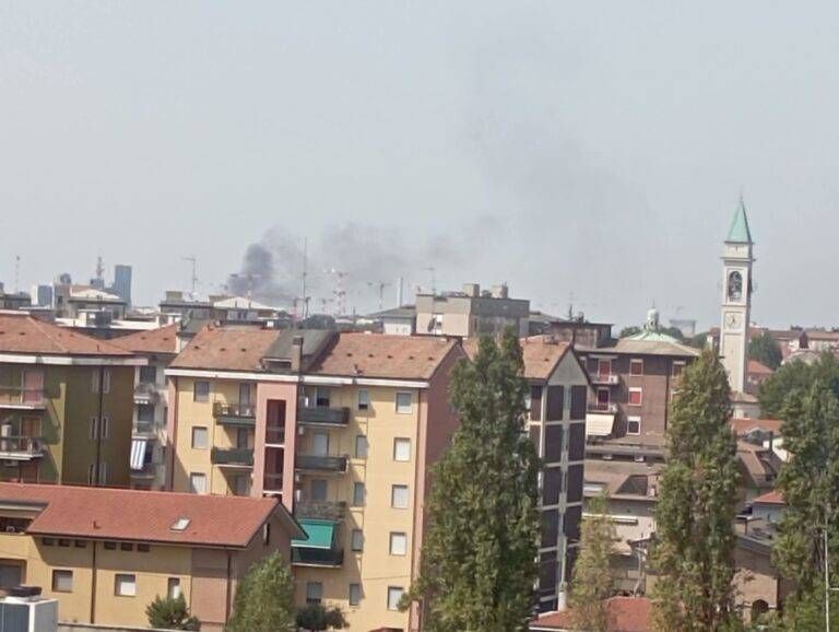 Milano, incendio di un furgone nel deposito Trenord WhatsApp Image 2026 08 11 at 12.08.19 1 768x578