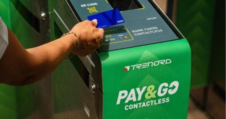 Trenord, Pay&Go arriva sulla Milano-Varese-Laveno: biglietto contactless con carta e smartphone Trenord biglietto contactless