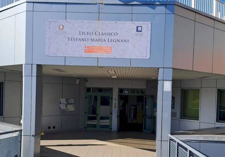 Saronno celebra il Nobel a Deledda col circolo culturale Sardo e Liceo Legnani liceo legnani saronno