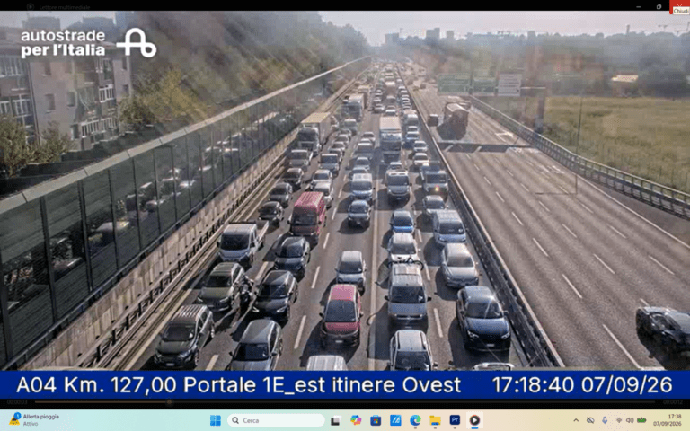 Incidente sull’A4 con sei feriti: traffico paralizzato verso Sesto San Giovanni Screenshot 35 768x480