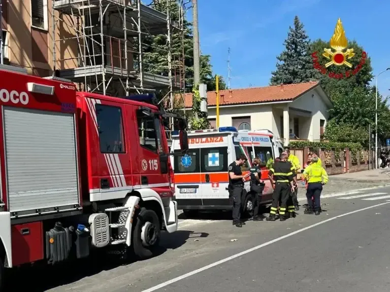 Elisoccorso a Caronno, operaio caduto da un ponteggio WhatsApp Image 2026 09 14 at 12.56.33 1789383543496.jpeg cade da un ponteggio operaio soccorso a caronno pertusella 768x576