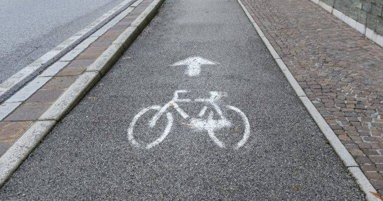 Senago, lavori per la pista ciclabile in via Brodolini: cambia la viabilità fino a fine anno Senago lavori pista ciclabile