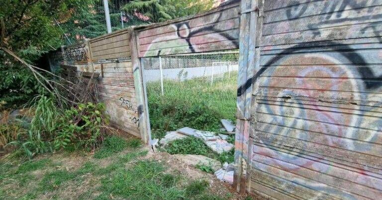 Cusano Milanino sfondato muro