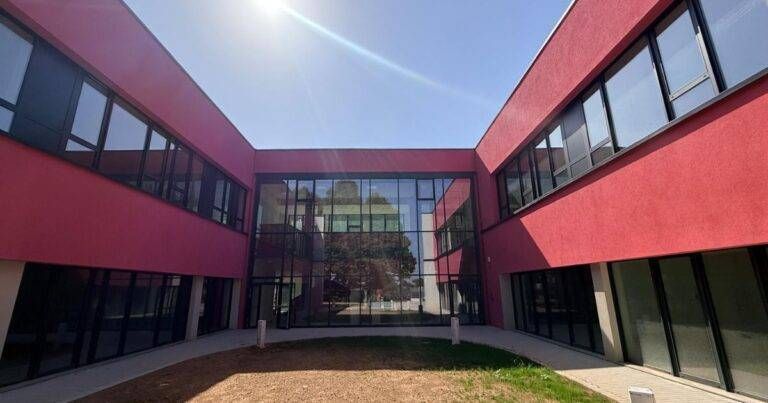 Saronno, dopo l’incendio dell’estate apre la scuola Rodari Saronno incendio estate scuola Rodari