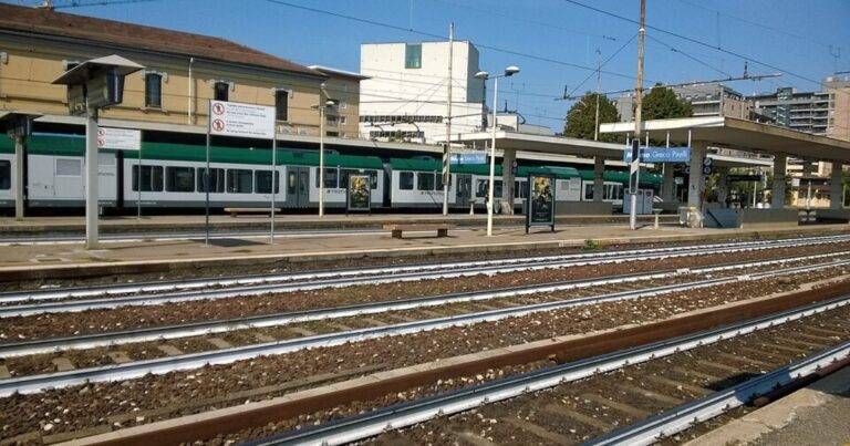 Milano, deraglia treno merci a Greco Pirelli, circolazione bloccata Milano deraglia treno